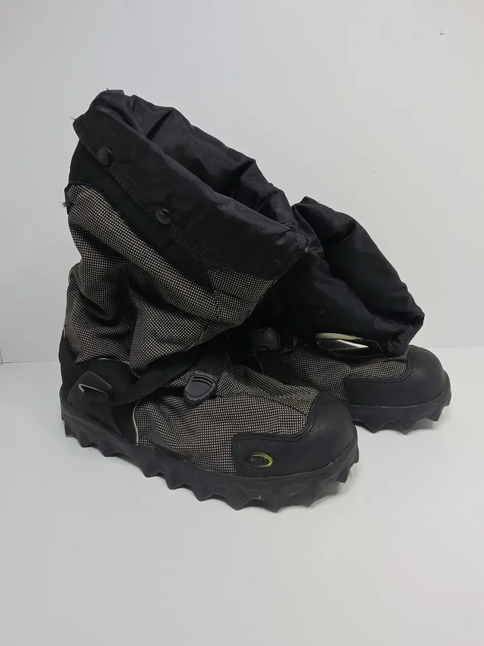 NEOS Overshoe Insulated Winter Overshoes Black Size XLarge Waterproof Snow Boots